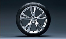 20インチアルミホイール(9J:クロームカラーコート)&245/40R20 95Wタイヤ