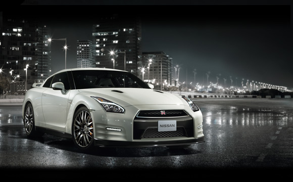 NISSAN GT-R