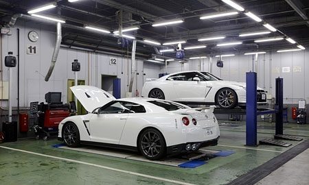 サービス工場（日産ハイパフォーマンスセンター）