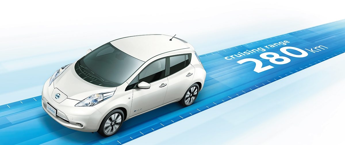 日産リーフの航続距離は、JC08モードで228kmです。