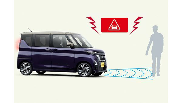 走行中に前方車両や人を検知。衝突回避をアシスト。